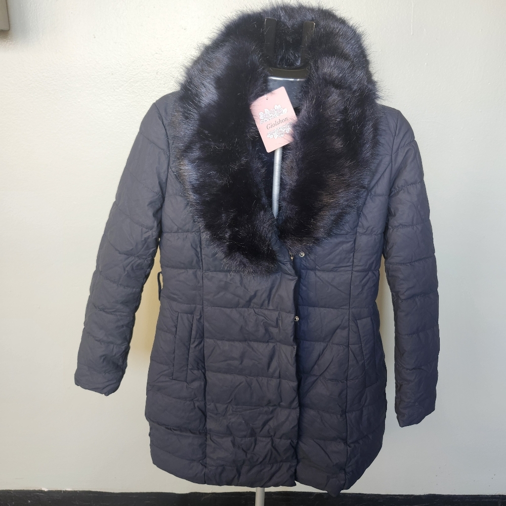 Chic Black Quilted Jacket with Faux Fur Trim